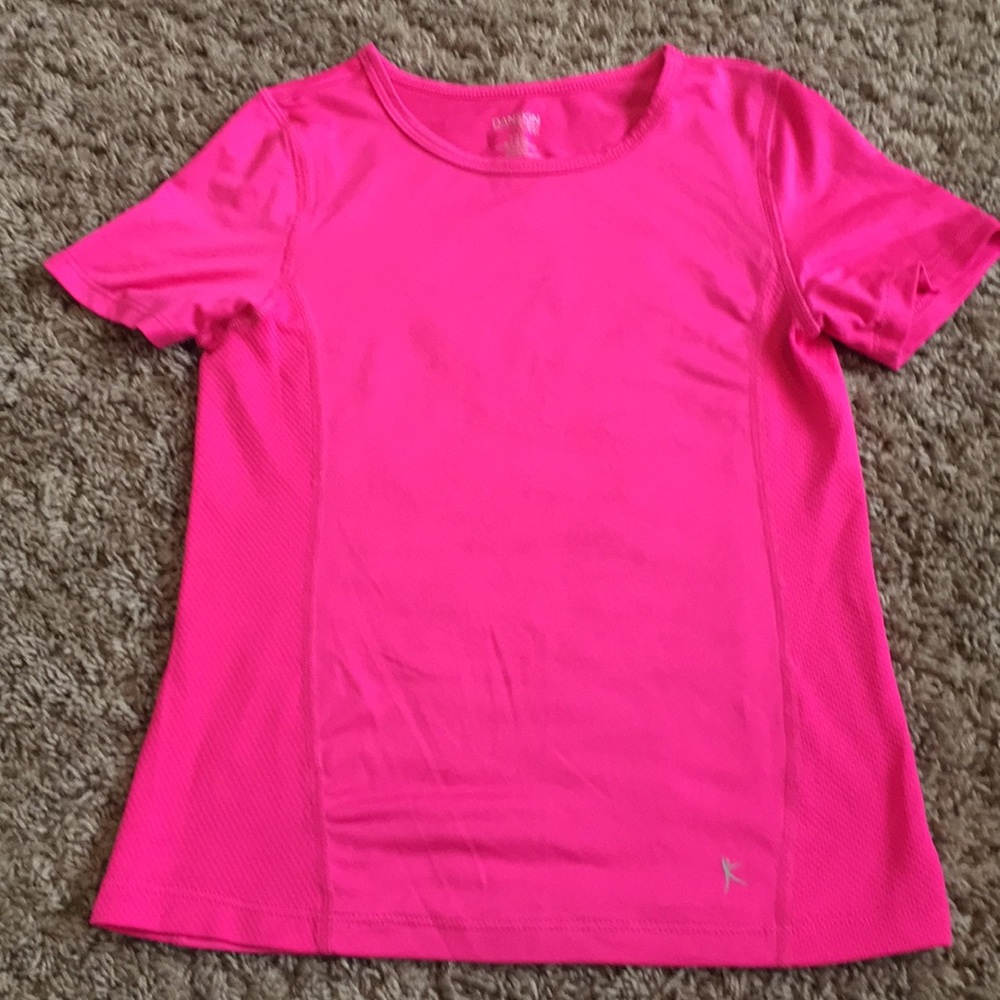 Girls gently used dri fit tee